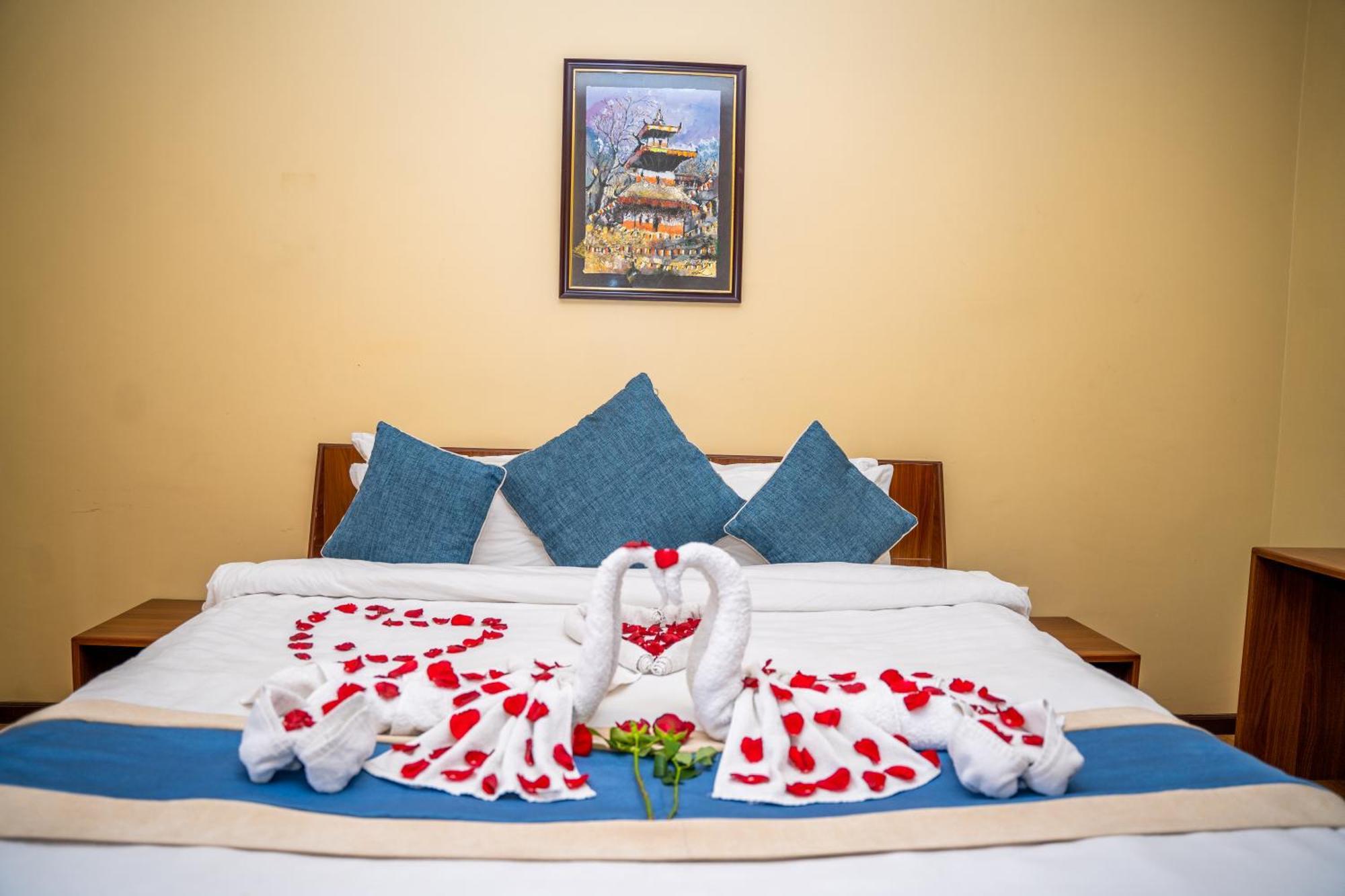 Hotel Glory Garden Pokhara Exterior foto